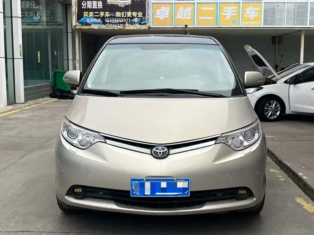 Toyota Previa — миниатюра 2