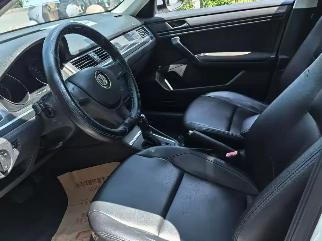 Volkswagen Bora 2016 1.6L AT Fashion