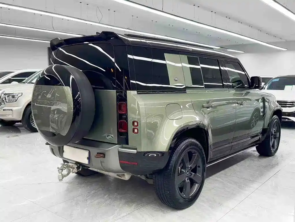 LAND ROVER DEFENDER
