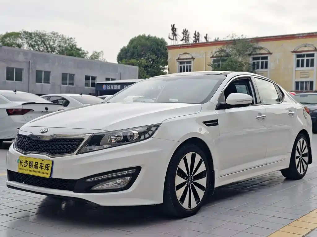 Kia K5 2012 2.0L Auto DLX