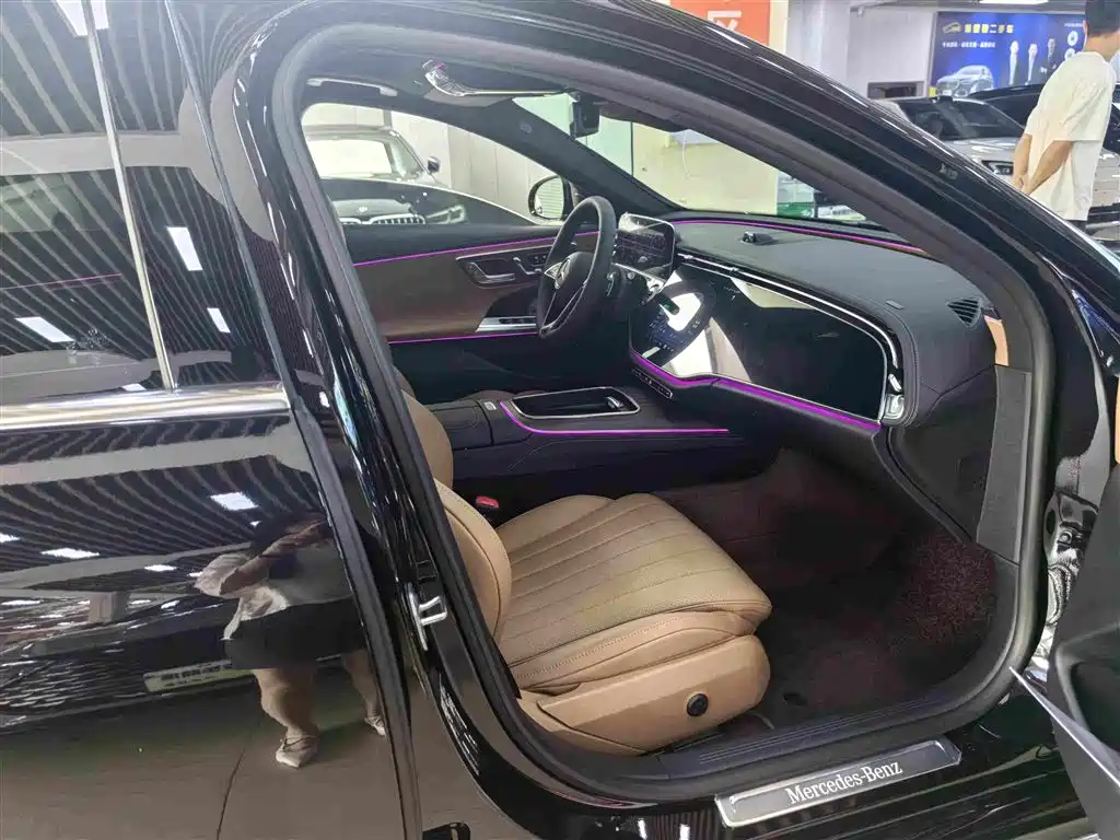Mercedes-Benz E-Class — миниатюра 10