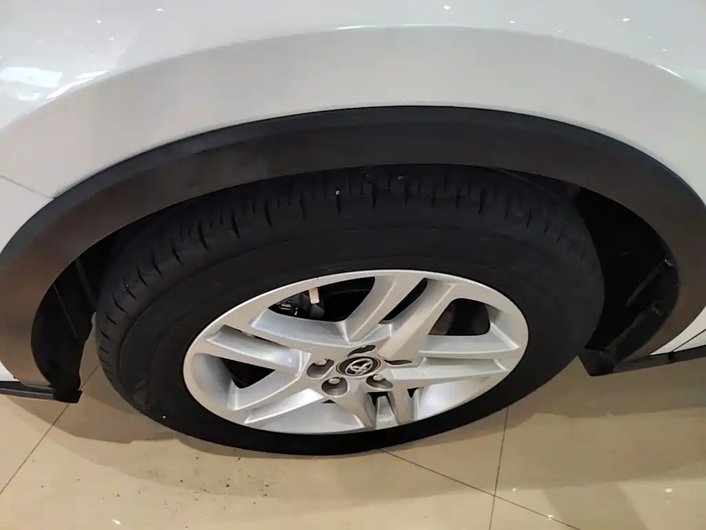 Toyota C-HR — миниатюра 23