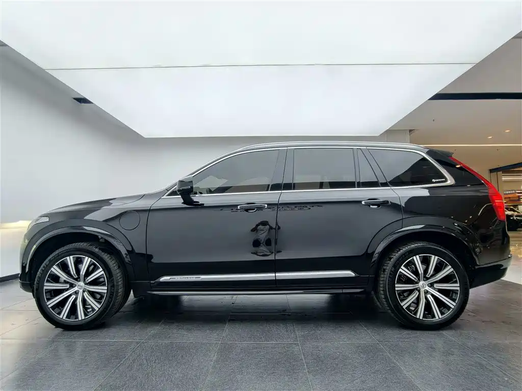 Volvo XC90 2022 E T8 Luxury 7 мест