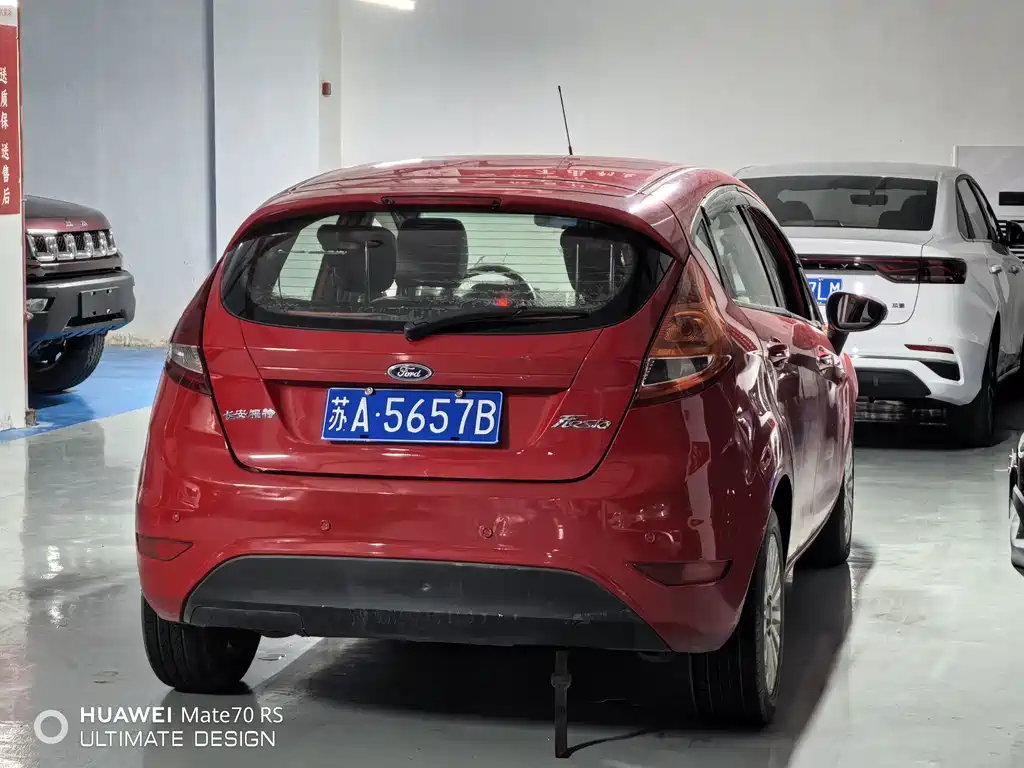 Ford Fiesta 2011 1.5L AT Fashion