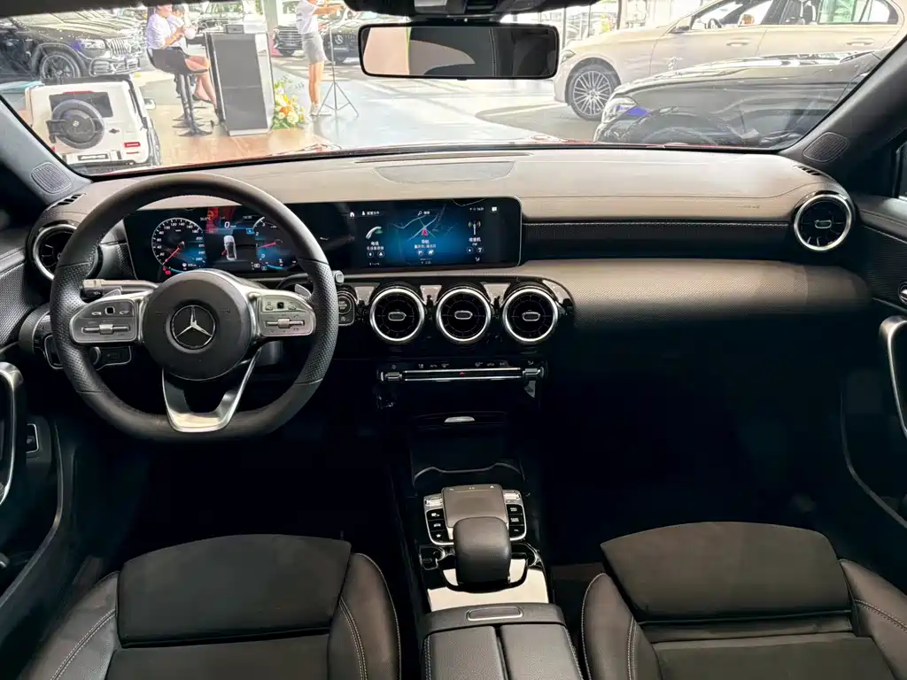 Mercedes-Benz A-Class — миниатюра 6