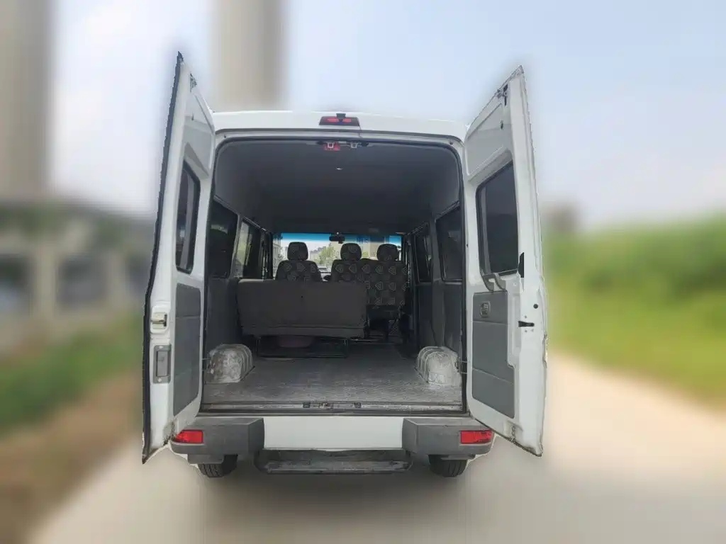 IVECO Daily — миниатюра 20