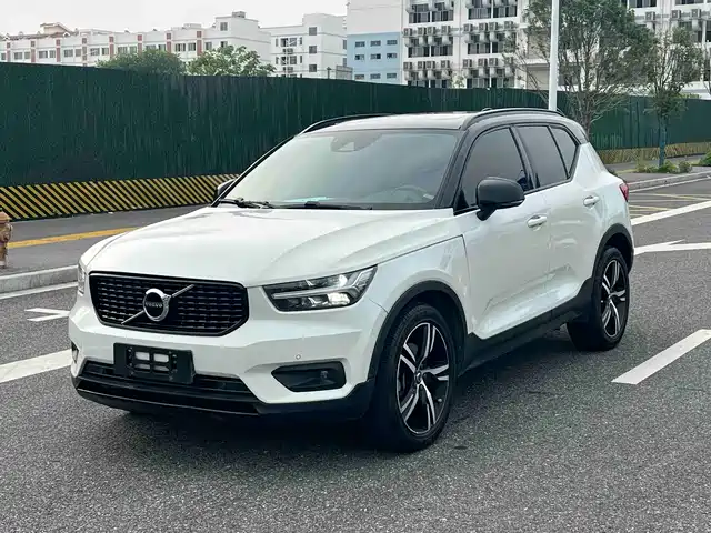 2020 Volvo XC40