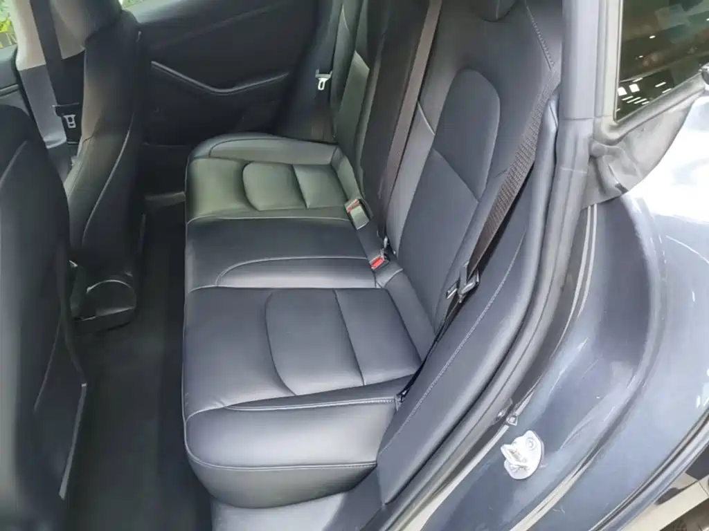 Tesla Model 3 — миниатюра 17