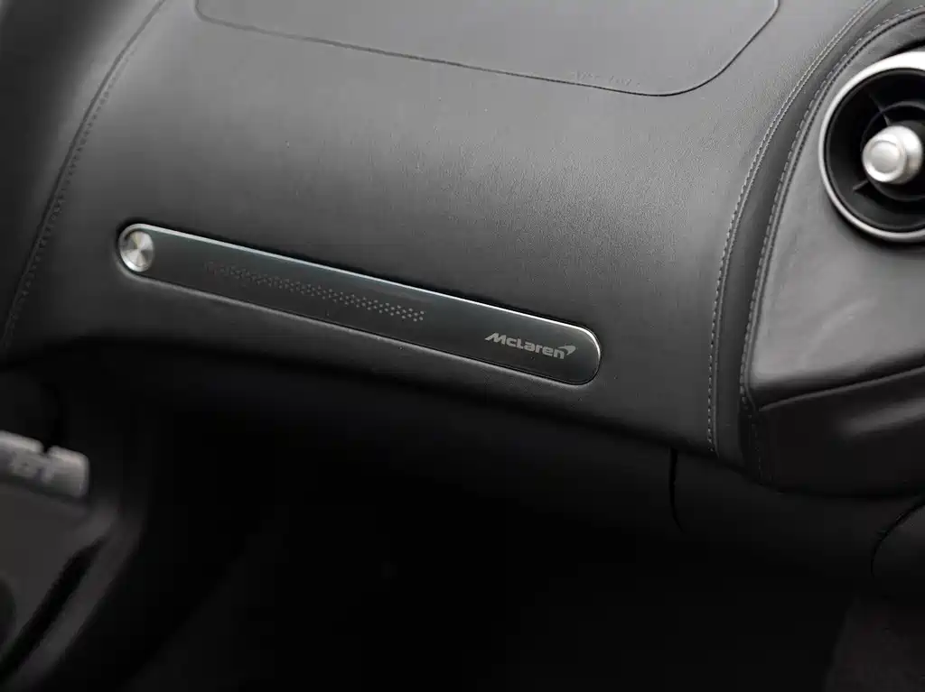 McLaren GT — миниатюра 19