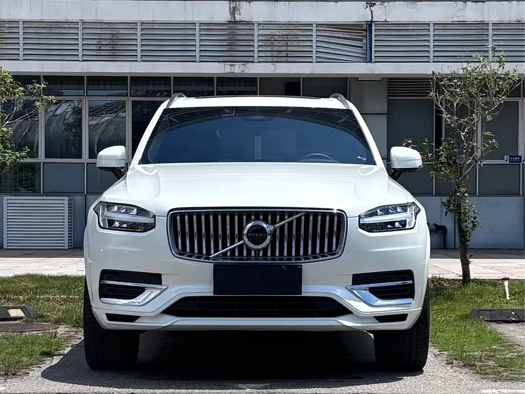Volvo XC90 2023 B5 Luxury 5 мест