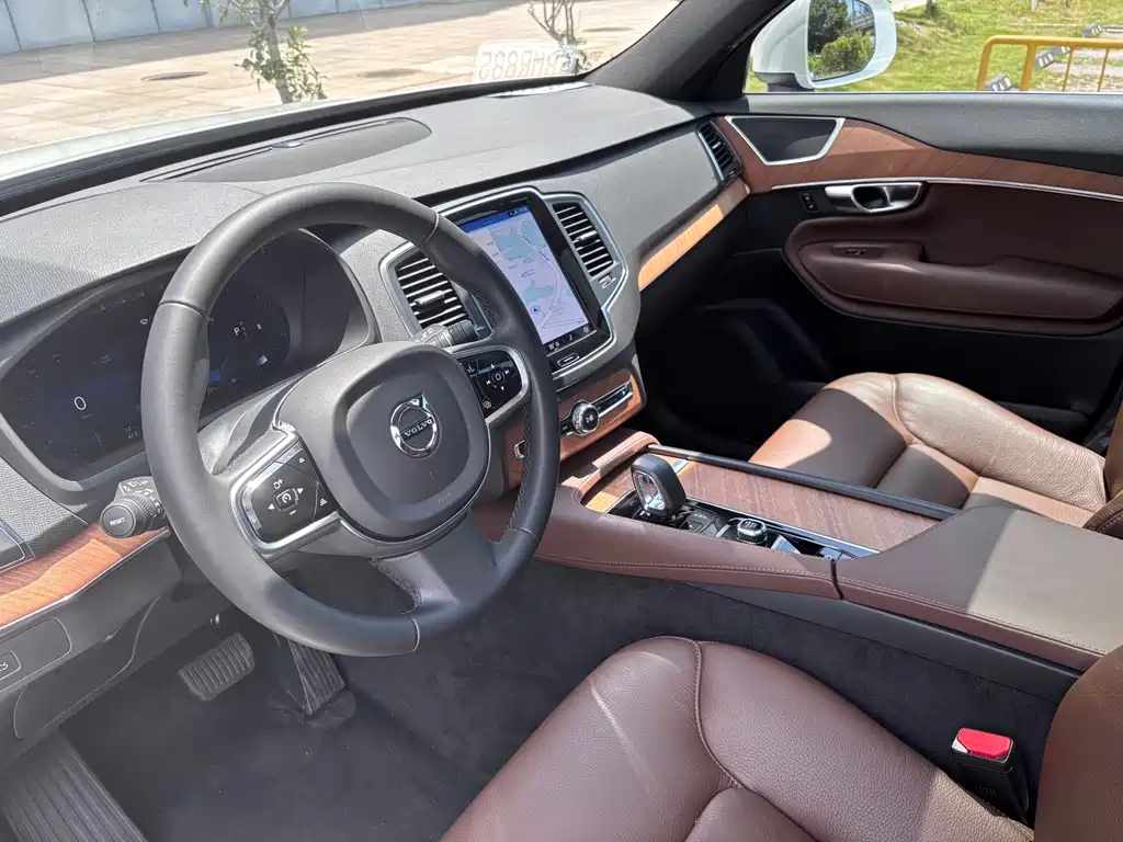 Volvo XC90 2023 B5 Luxury 5 мест
