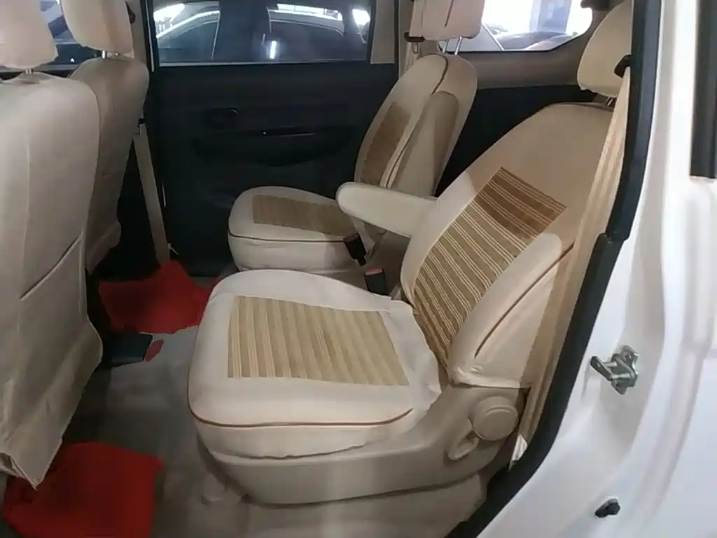 Wuling Hongguang — миниатюра 17