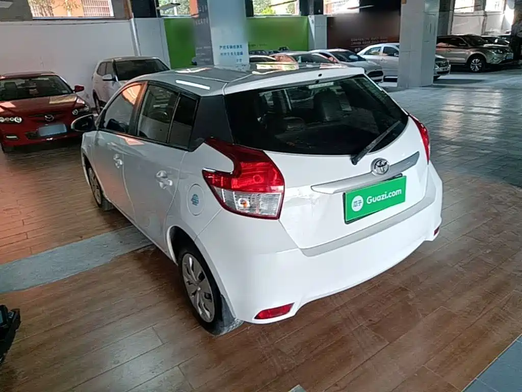 Toyota Yaris L — миниатюра 5