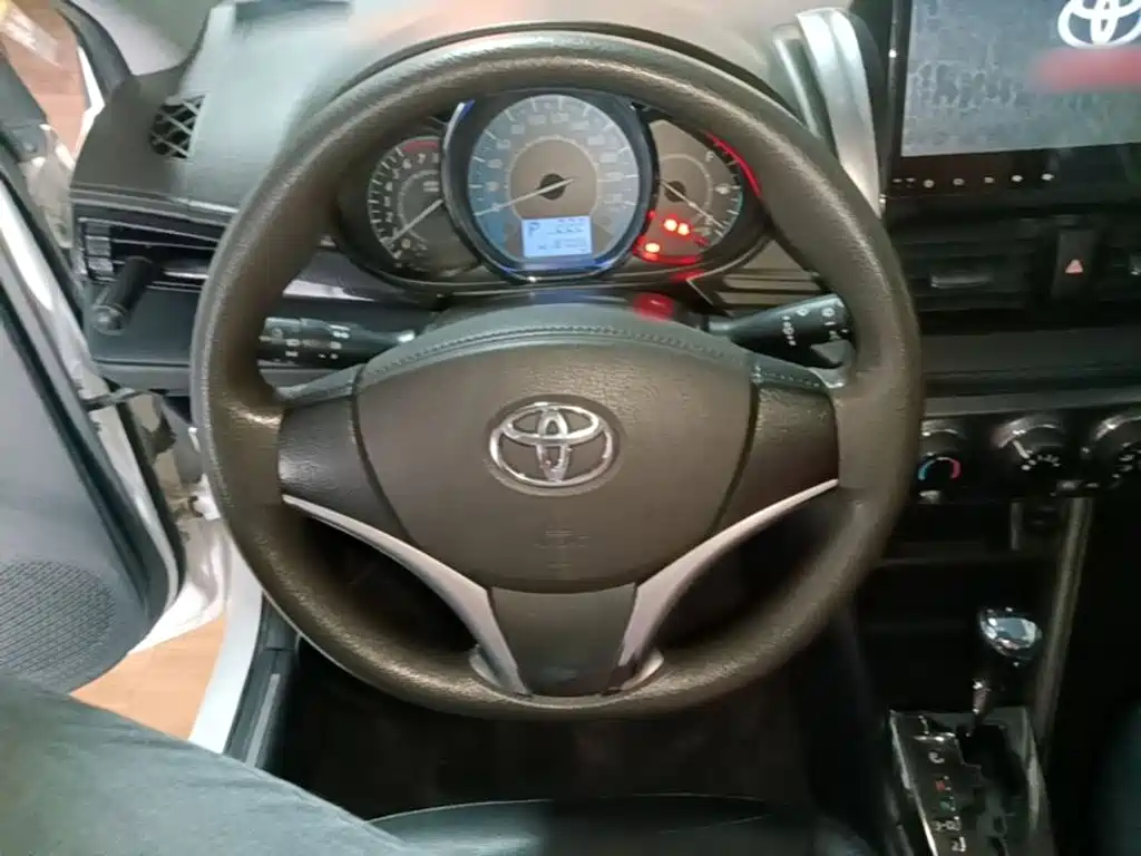 Toyota Yaris L — миниатюра 11