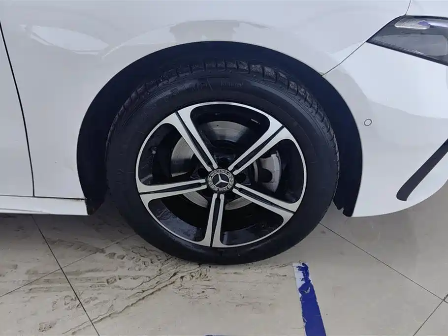 Mercedes-Benz A-Class A 2023 A 200 L Fashion