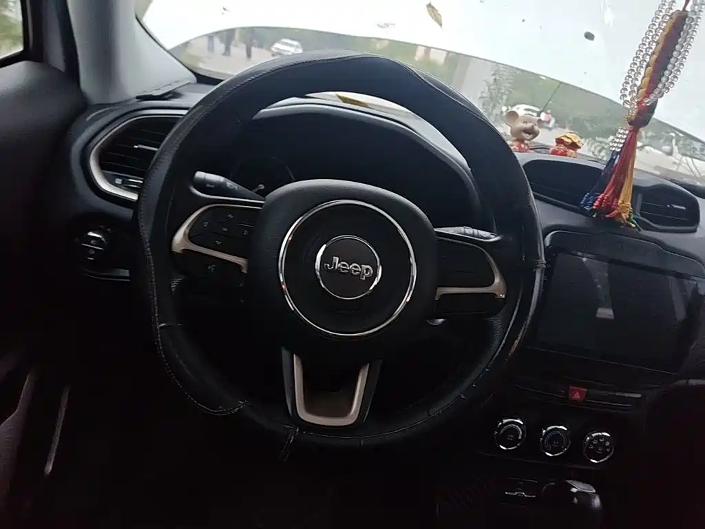 Jeep Renegade — миниатюра 11
