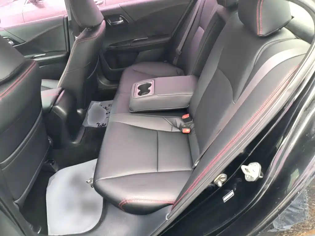 Honda Accord — миниатюра 17