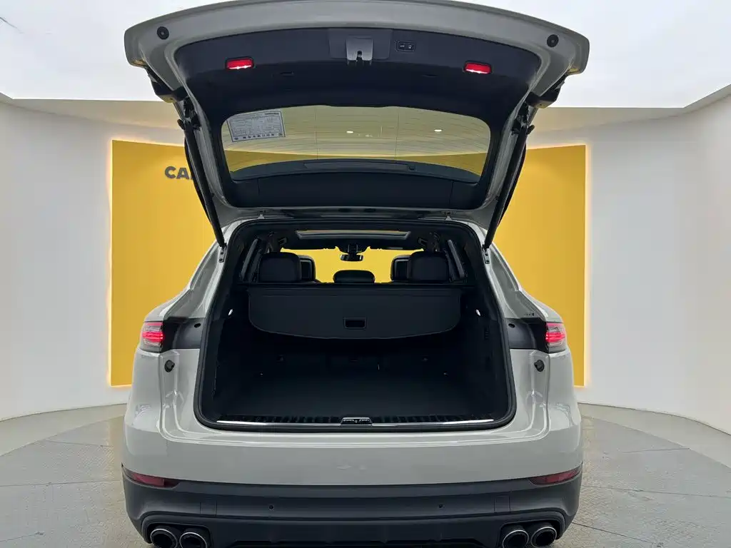 Porsche Cayenne — миниатюра 4