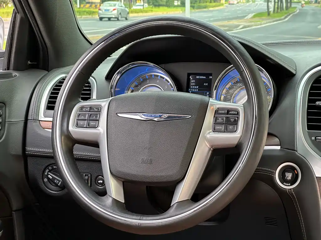 Chrysler 300C — миниатюра 9