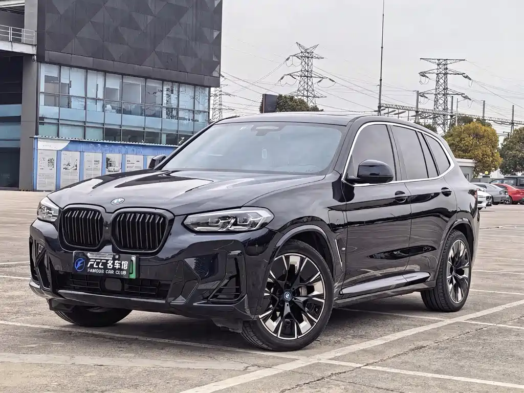 BMW IX3