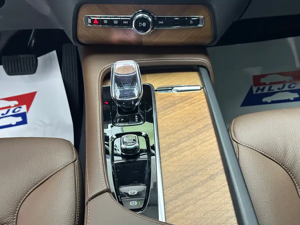 Volvo XC90 — миниатюра 13