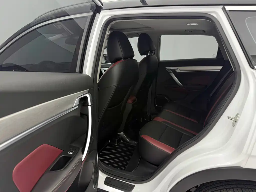 Geely Binyue — миниатюра 14