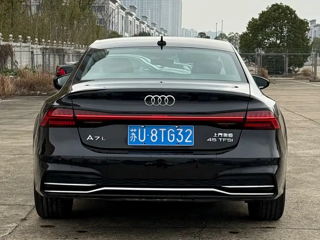 AUDI A7L
