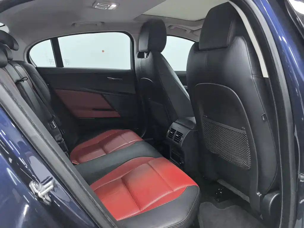 Jaguar XE — миниатюра 7