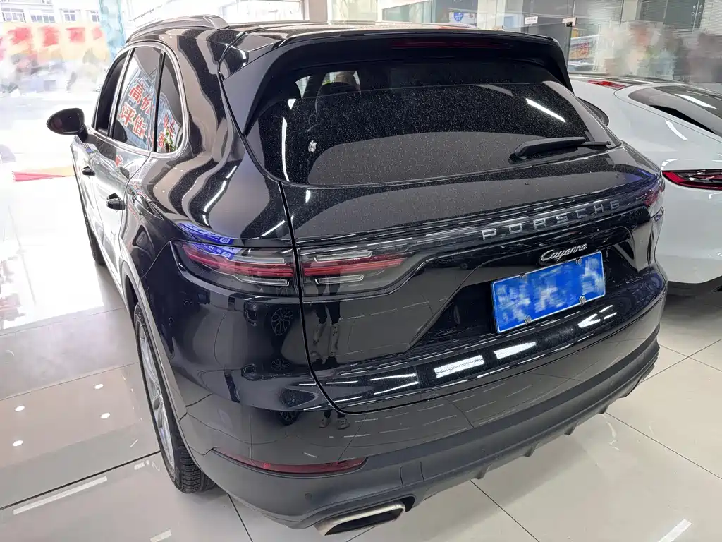 Porsche Cayenne — миниатюра 3