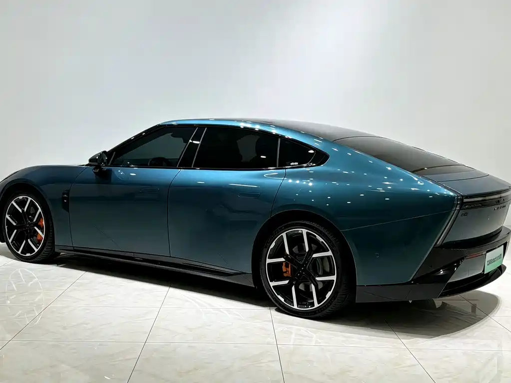 XPeng P7 — миниатюра 23
