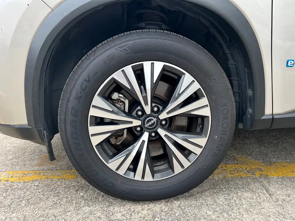 Nissan X-Trail — миниатюра 17
