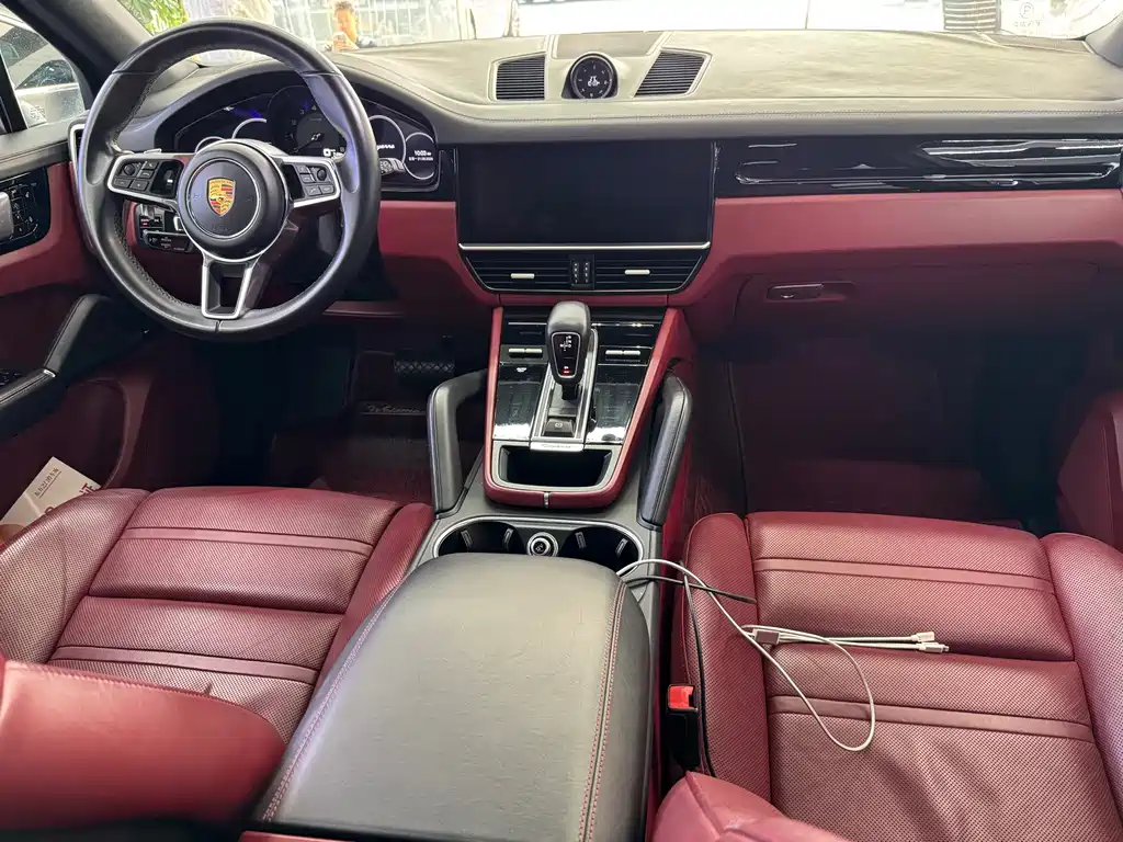 Porsche Cayenne — миниатюра 9