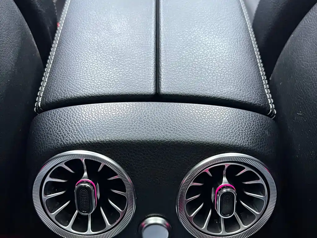 Mercedes-Benz C-Class — миниатюра 8