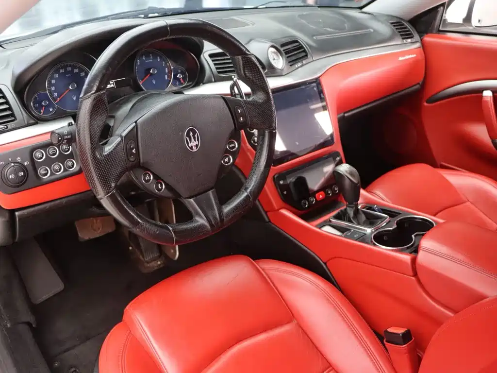 Maserati GranTurismo 2013 4.2L AT