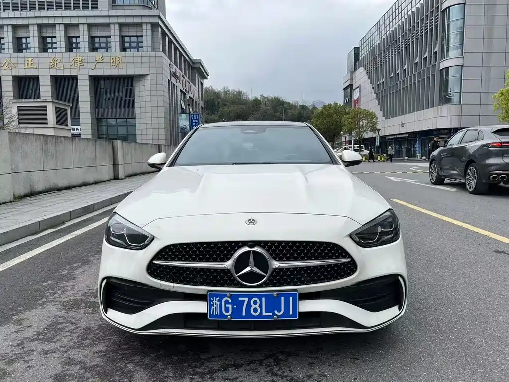 Mercedes-Benz C-Class 2024