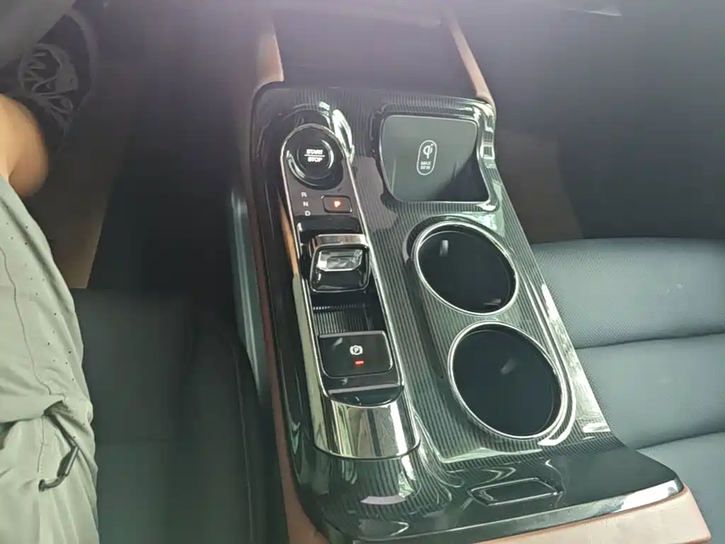 GAC Motor 传祺E8 PHEV — миниатюра 14