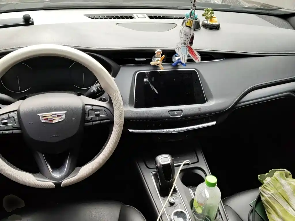 Cadillac XT4 — миниатюра 6