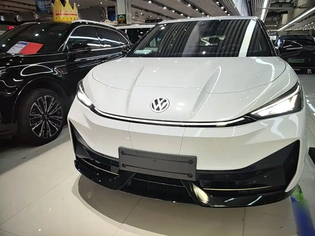 Volkswagen 06 2025 Pure