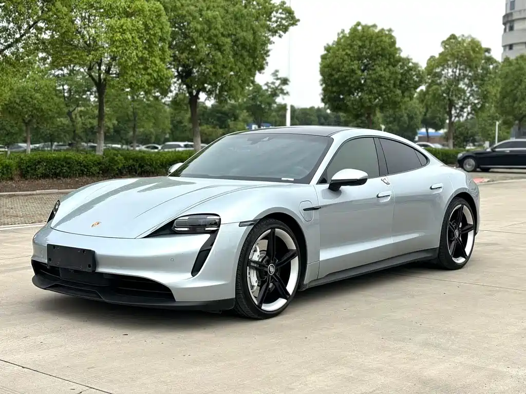 Porsche Taycan 2022