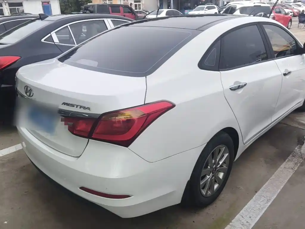 Hyundai Mistra — миниатюра 7
