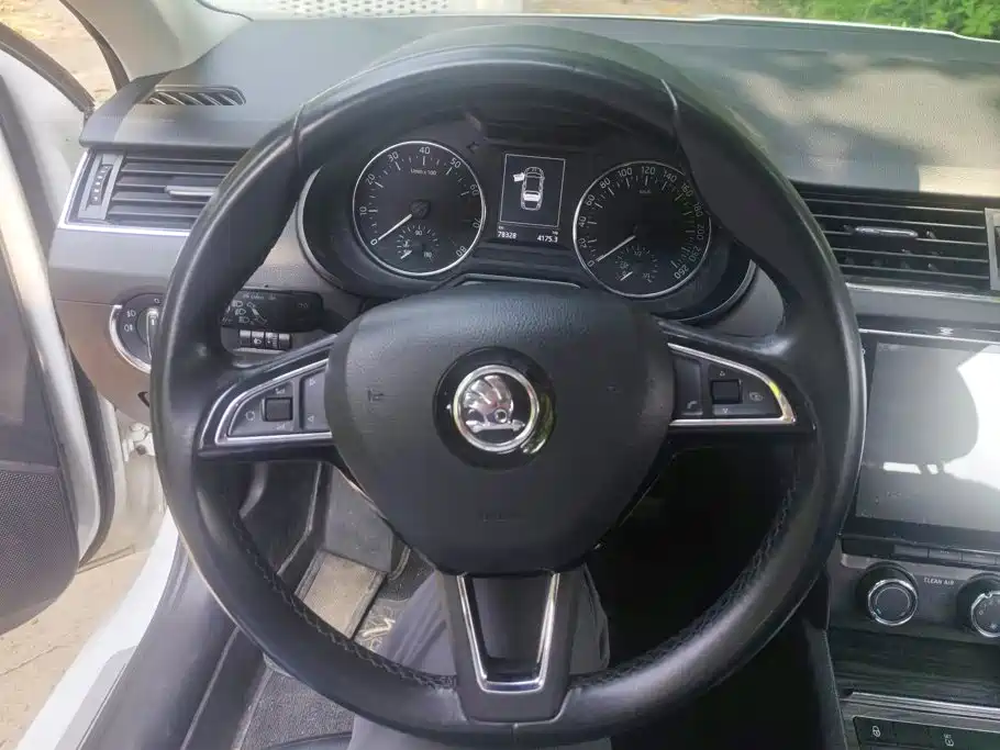 Skoda Octavia — миниатюра 15