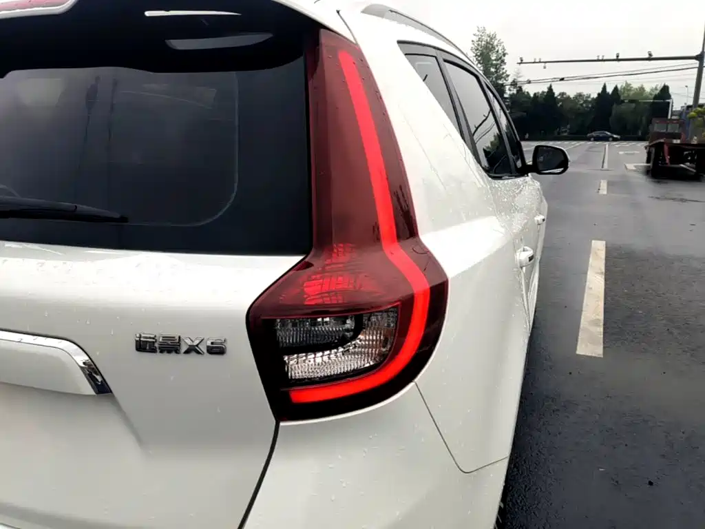 Geely Vision X6 — миниатюра 8