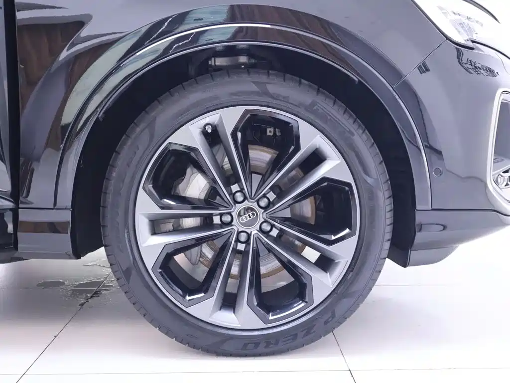 Audi Q7 — миниатюра 6