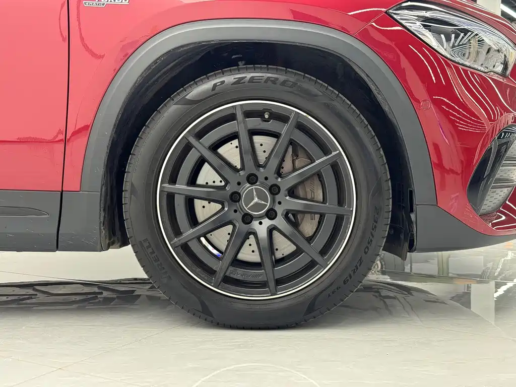 MERCEDES-BENZ GLA AMG