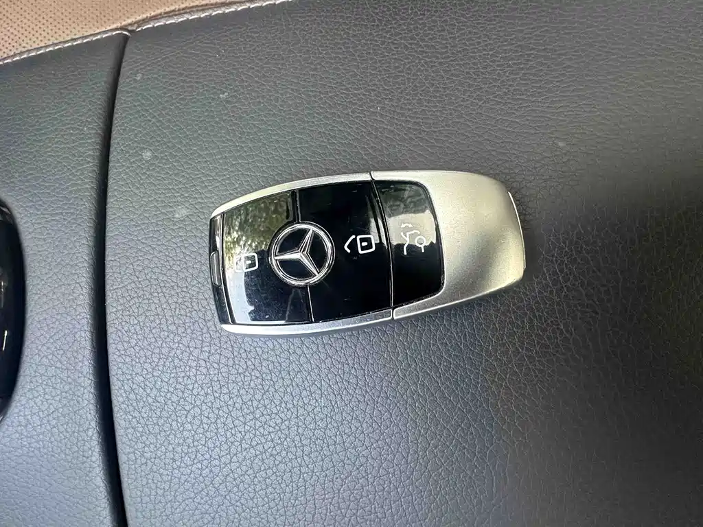 Mercedes-Benz S-Class — миниатюра 12