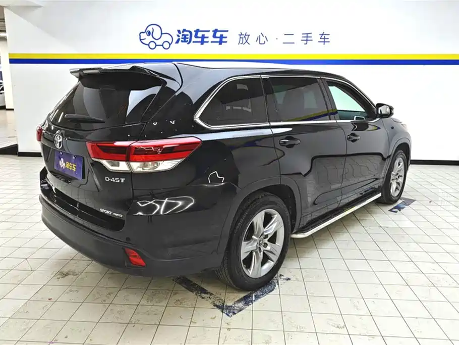 TOYOTA HIGHLANDER