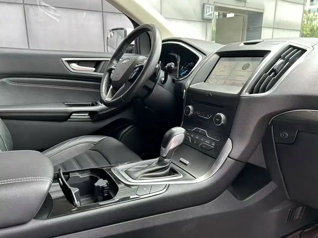 Ford Edge — миниатюра 9