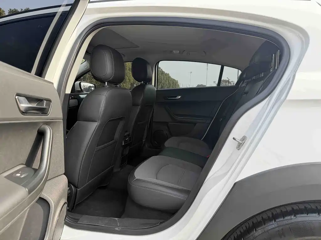 Qoros Qoros 3 — миниатюра 9