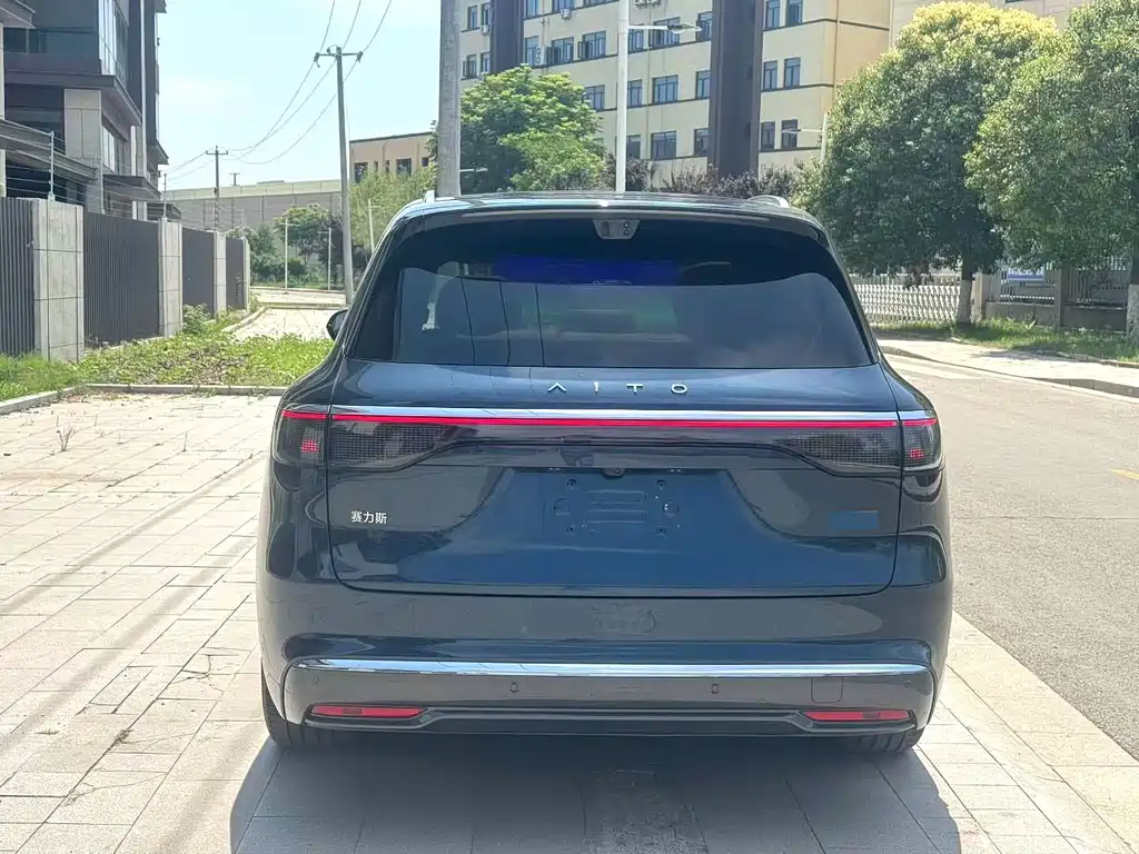 Aito M8 2025 Ultra 53.4kWh 5 мест (192 )