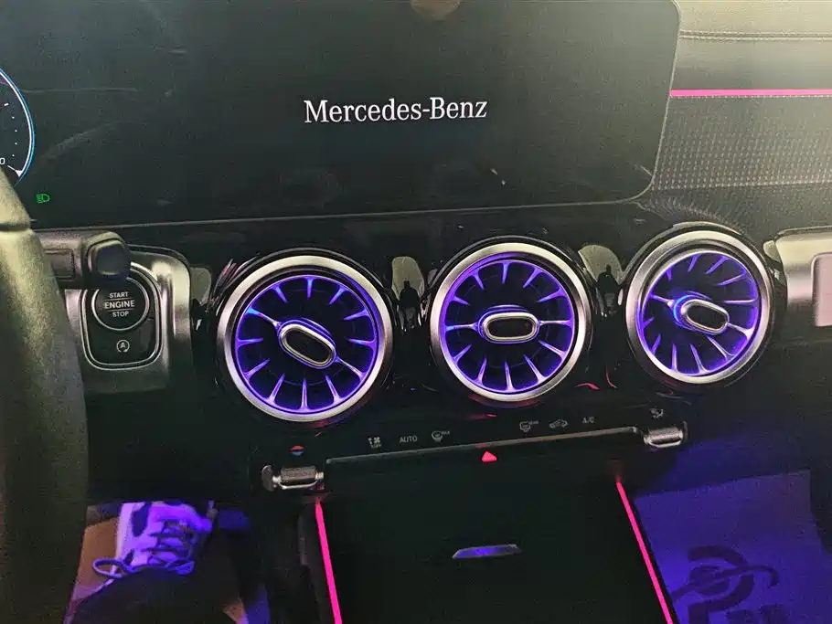 MERCEDES-BENZ GLB